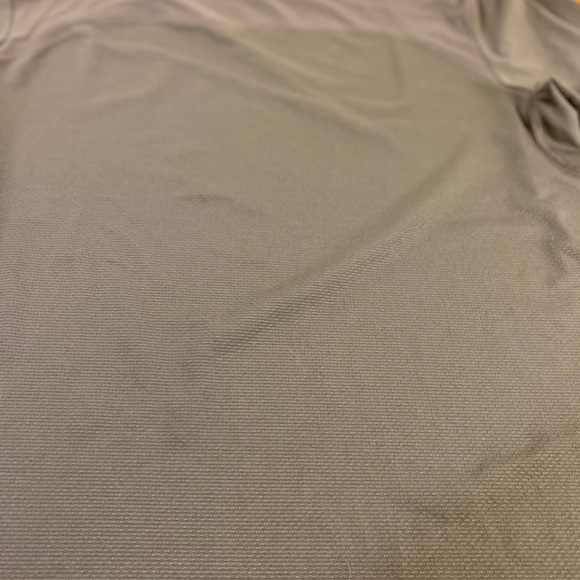 Lululemon workout T-shirt - Picture 5 of 5